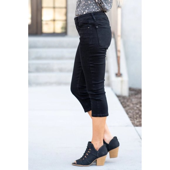 Judy Blue Mid Rise Skinny Capri in Black - Picture 2 of 4